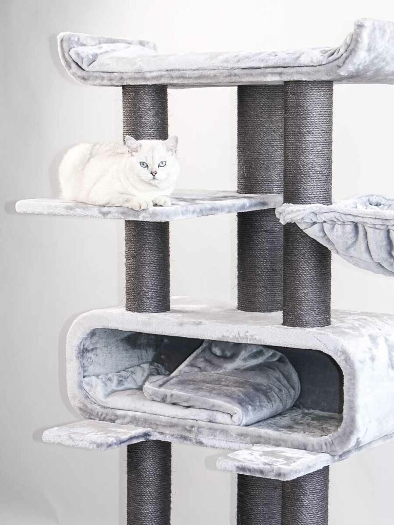 Cat tree Route 180 Petrebels