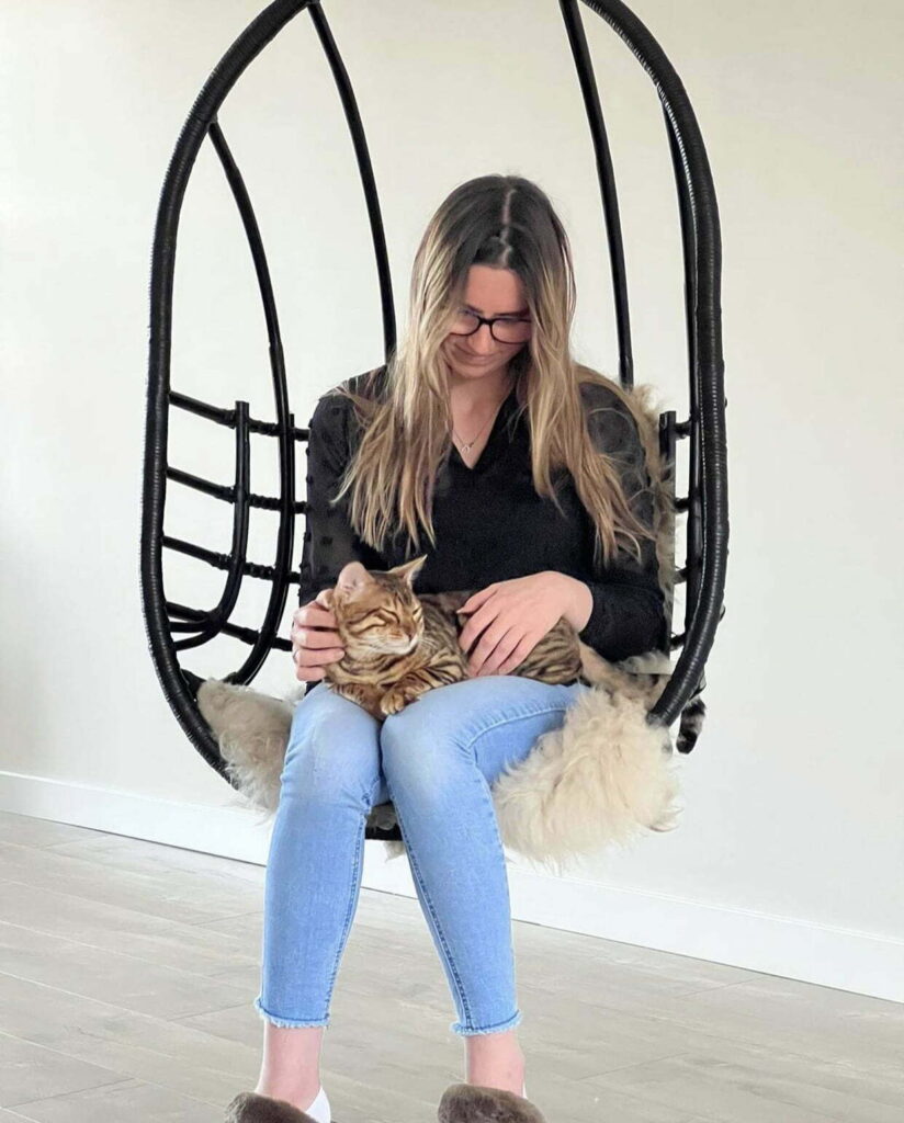 Alicia met haar kat